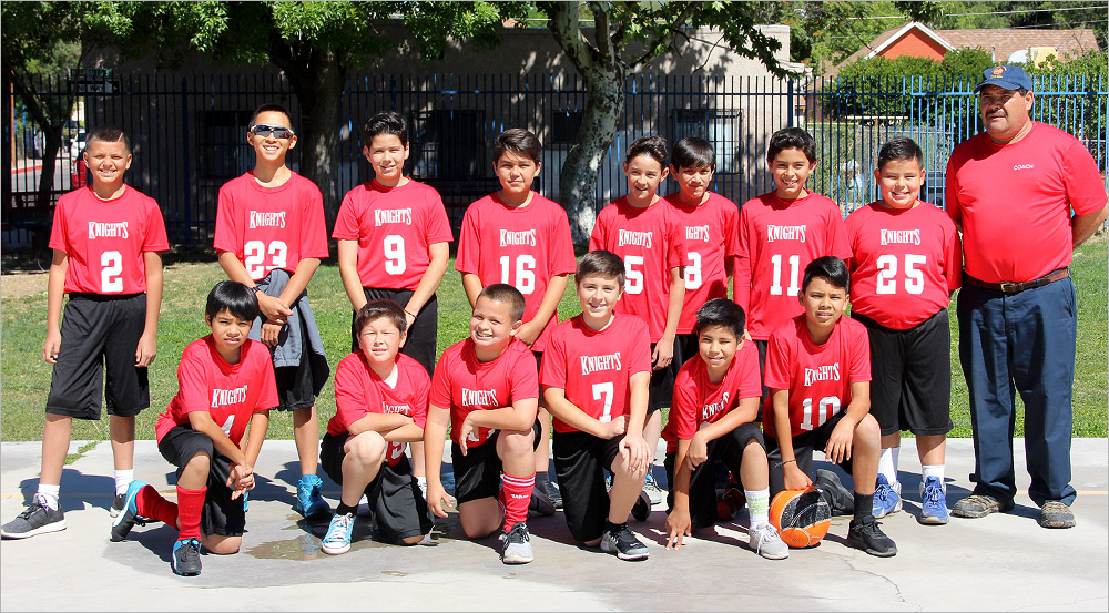 Team Photo © 2017 Maia Rothstein / sacredheartnogales.org. All rights reserved. This photo may not be re-posted, distributed or altered in any way.