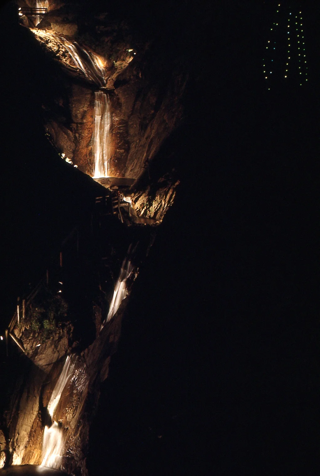 img015.jpg