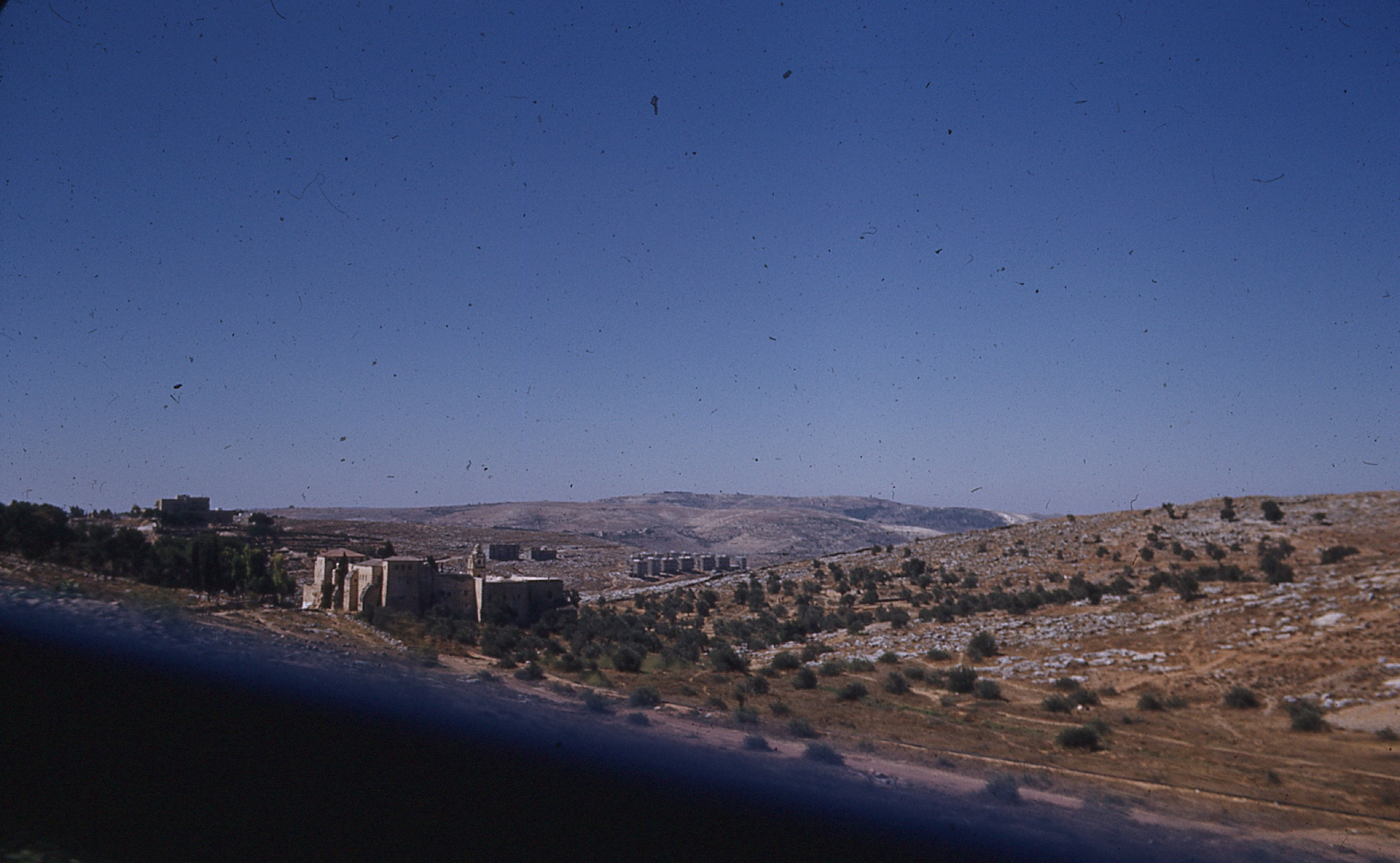 img042.jpg