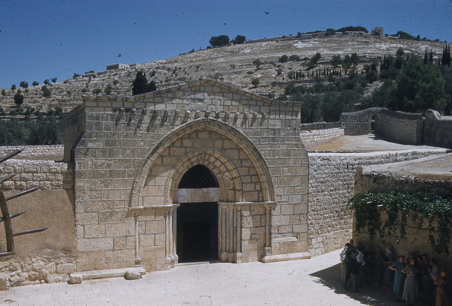 img040.jpg