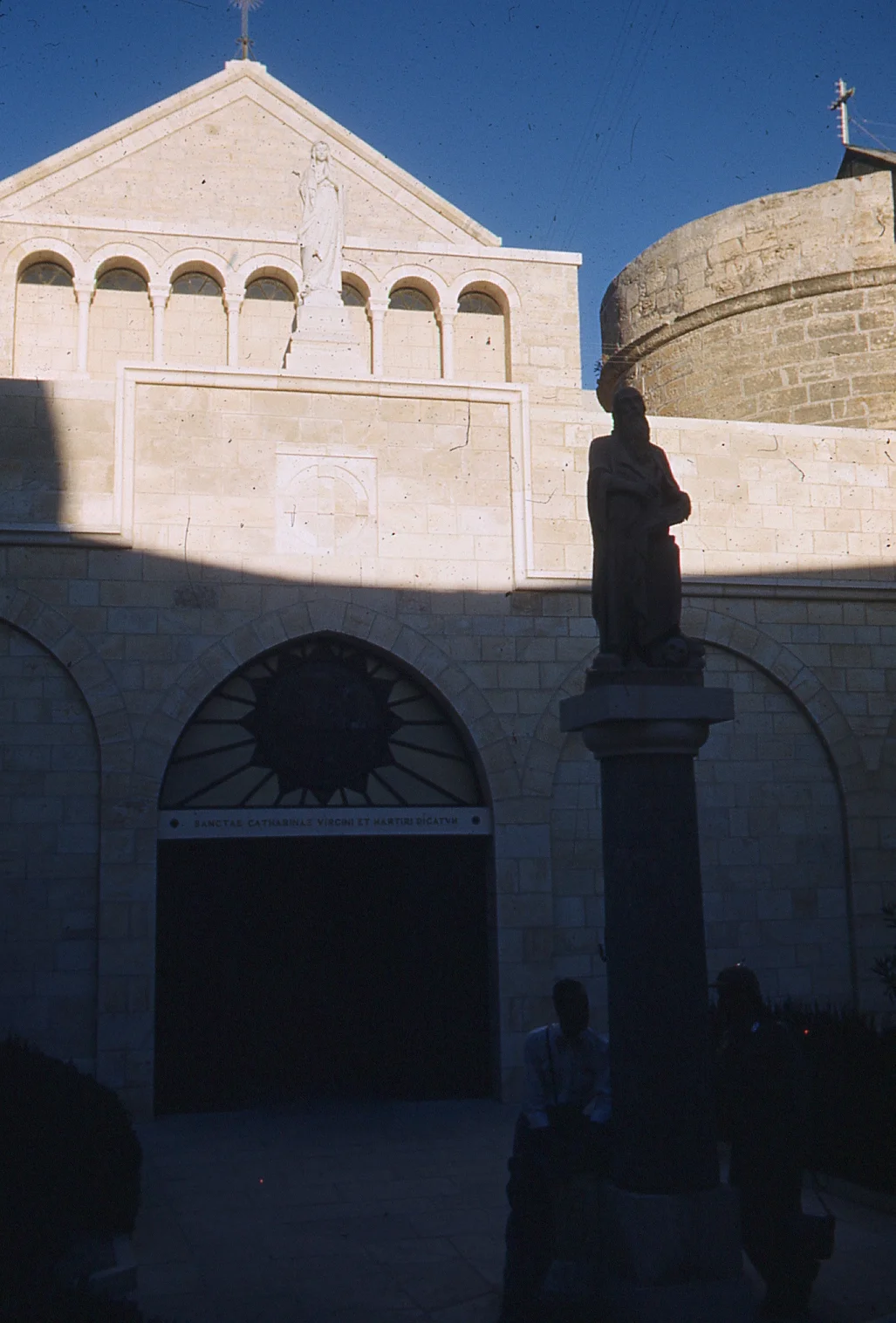 img052.jpg