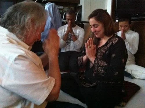 Mona being initiated into the ISHTA Lineage as a Yogiraj or Yoga Master by her teacher Kavi Yogiraj Alan Finger