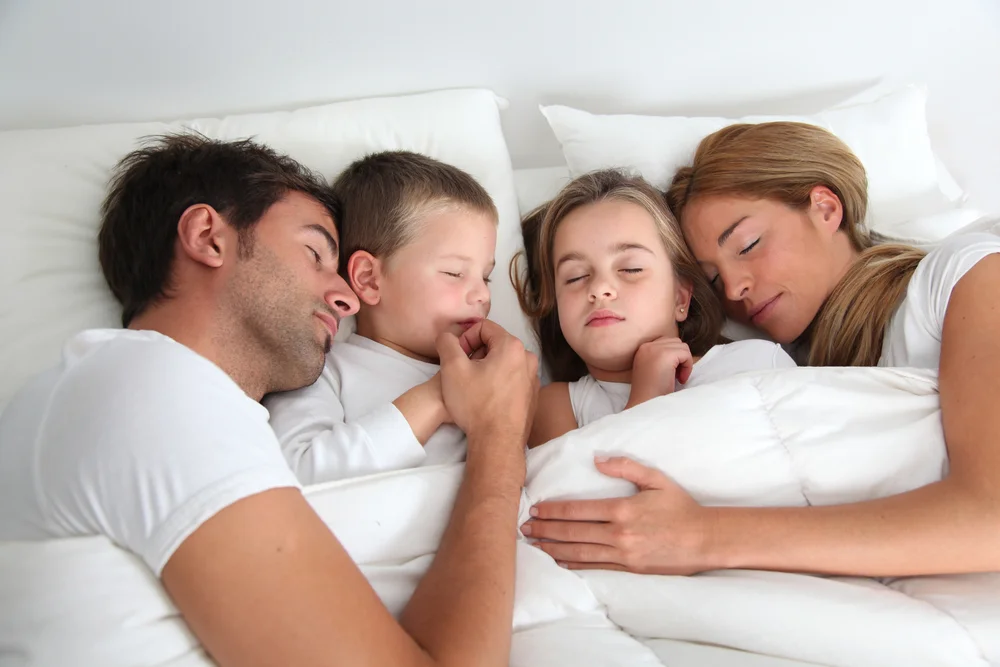 sleeping family (3).jpg