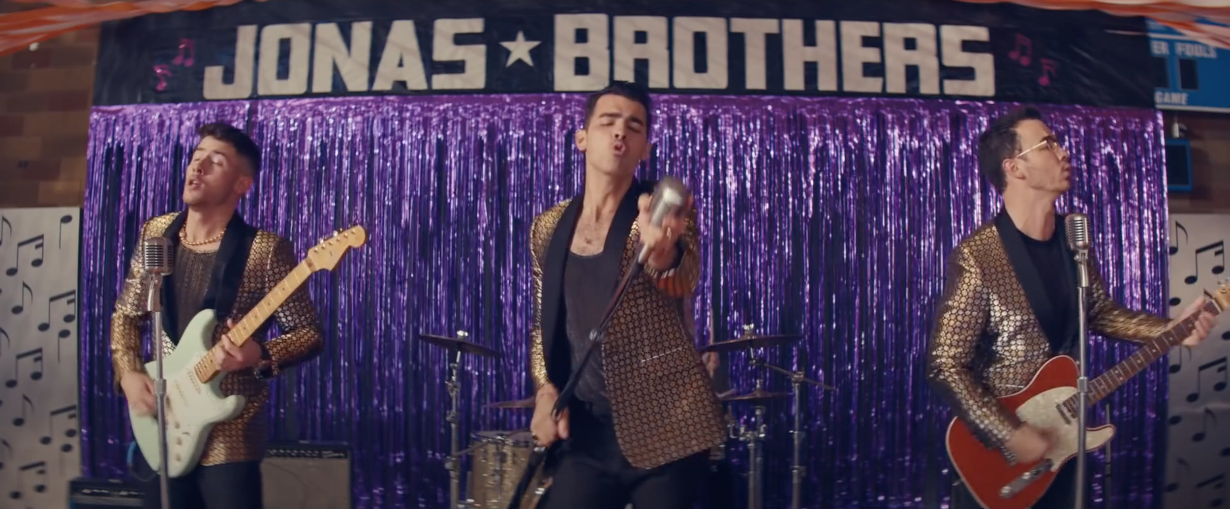 Jonas Brothers / What A Man Gotta Do