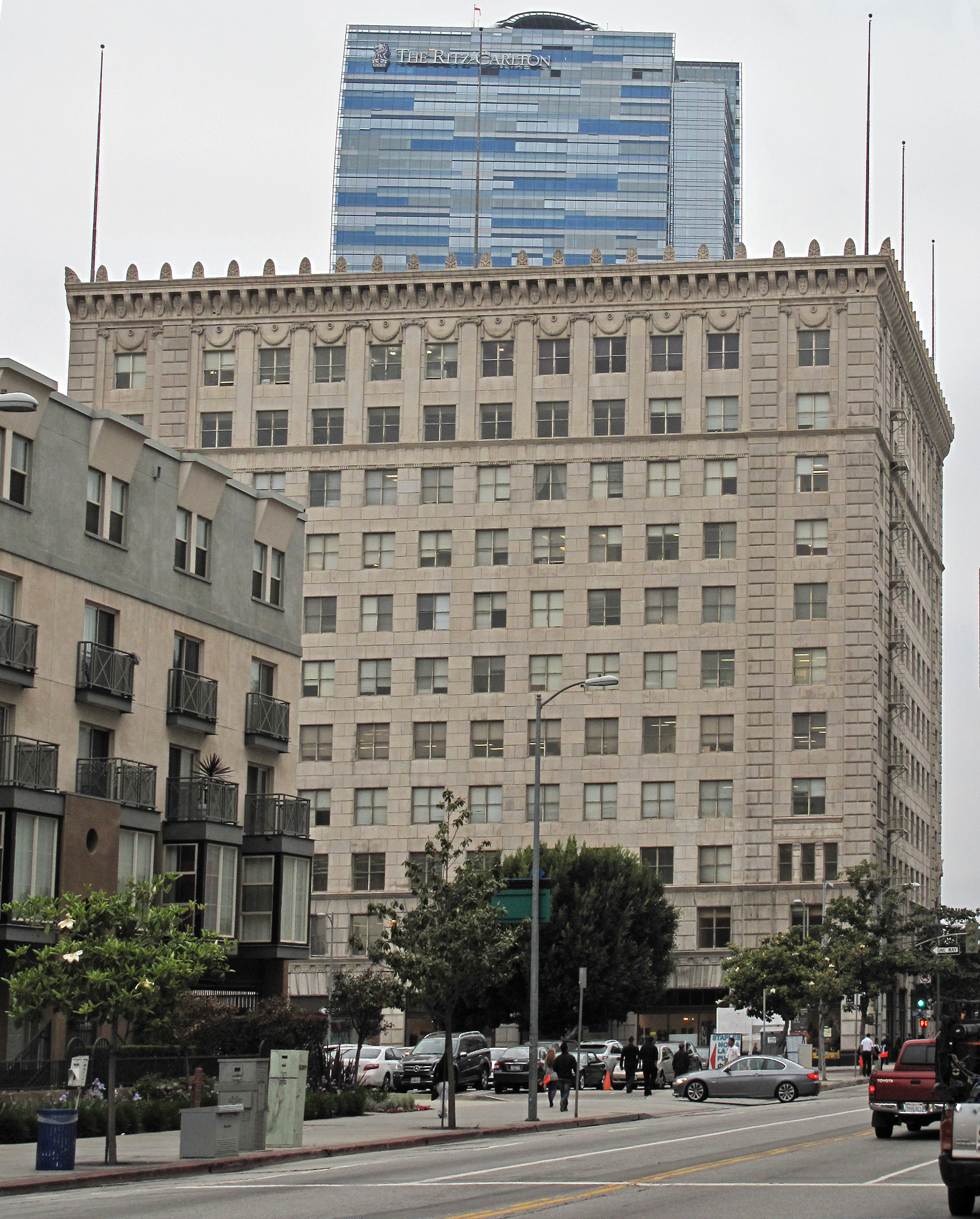 Petroleum_Building,_Los_Angeles.jpg