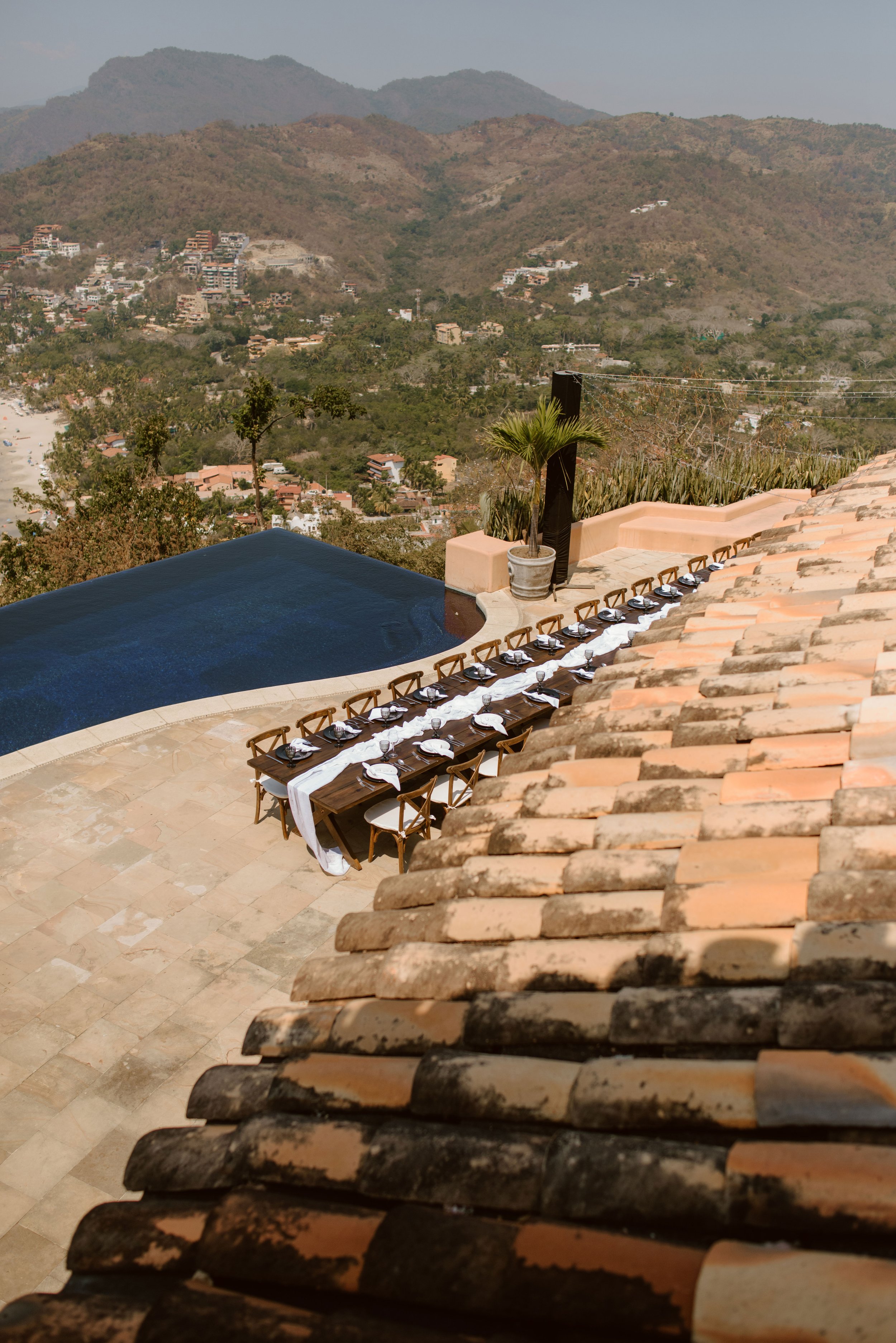 casa-angelina-zihuatanejo-wedding-photographer-losebano-26.jpg