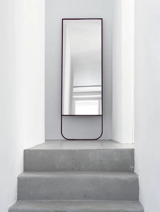 TATI MIRROR også av J ohan Ridderstråle & Mats Broberg for ASPLUND Collection. www.asplund.org