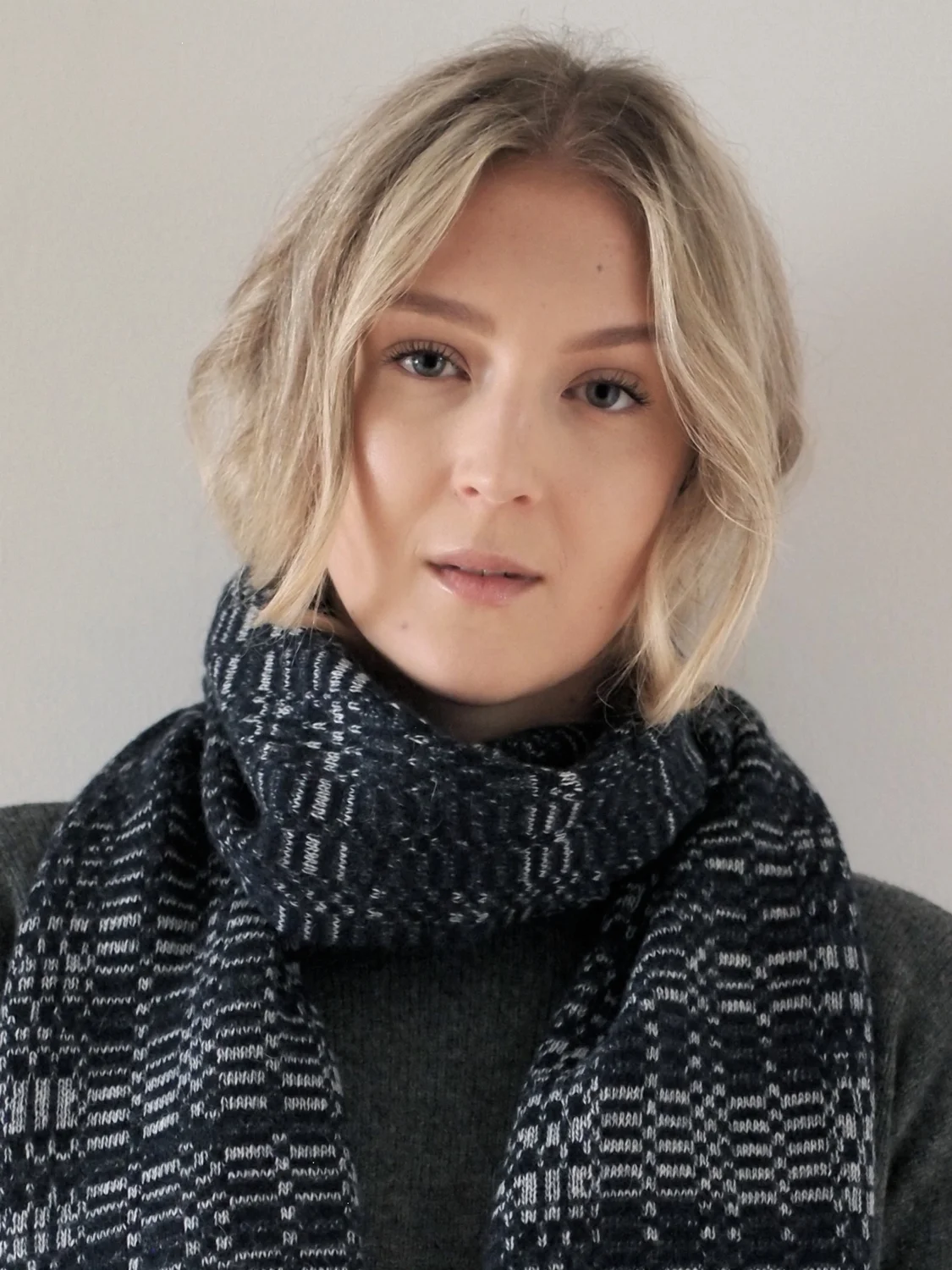 pixel scarf charcoal 1.jpg