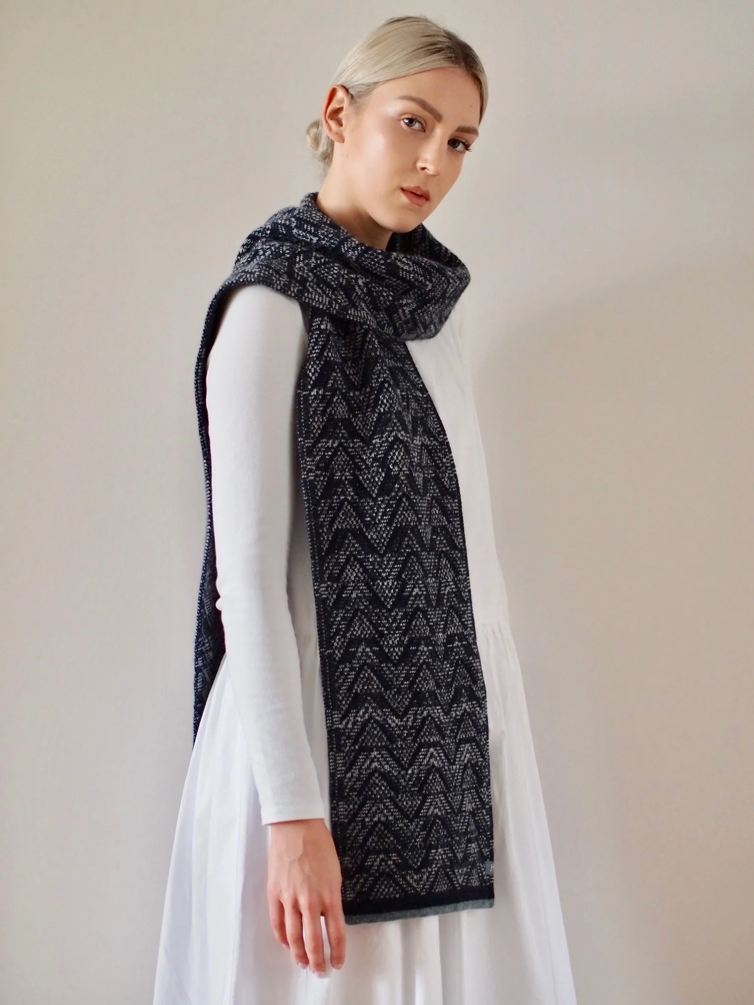 wave scarf oxford blue 2.jpg