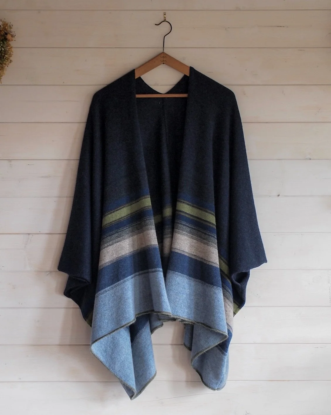 Sunset Cape-igan Oxford Blue and Moss