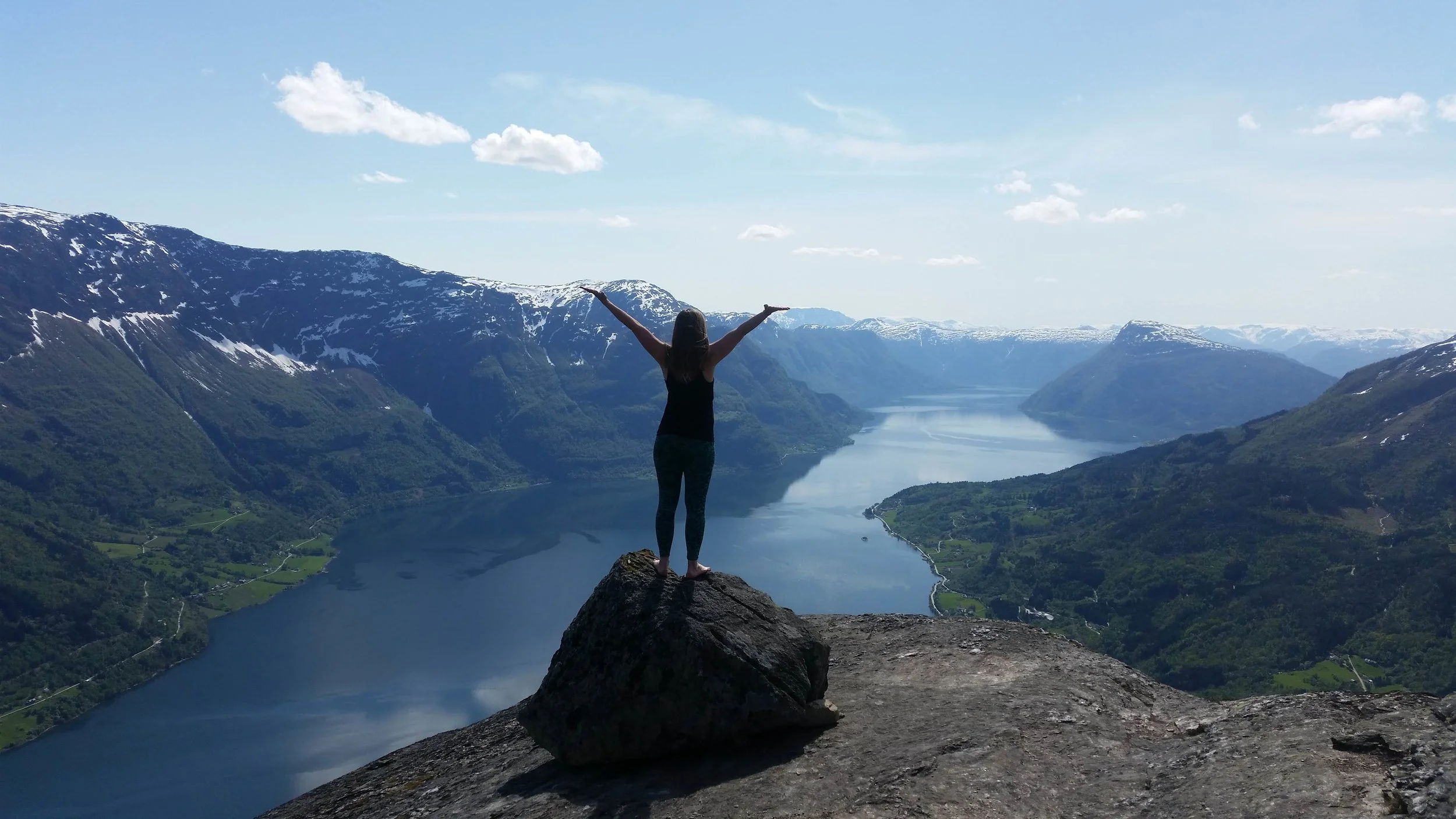 Yoga &amp; kajakk ved Sognefjorden