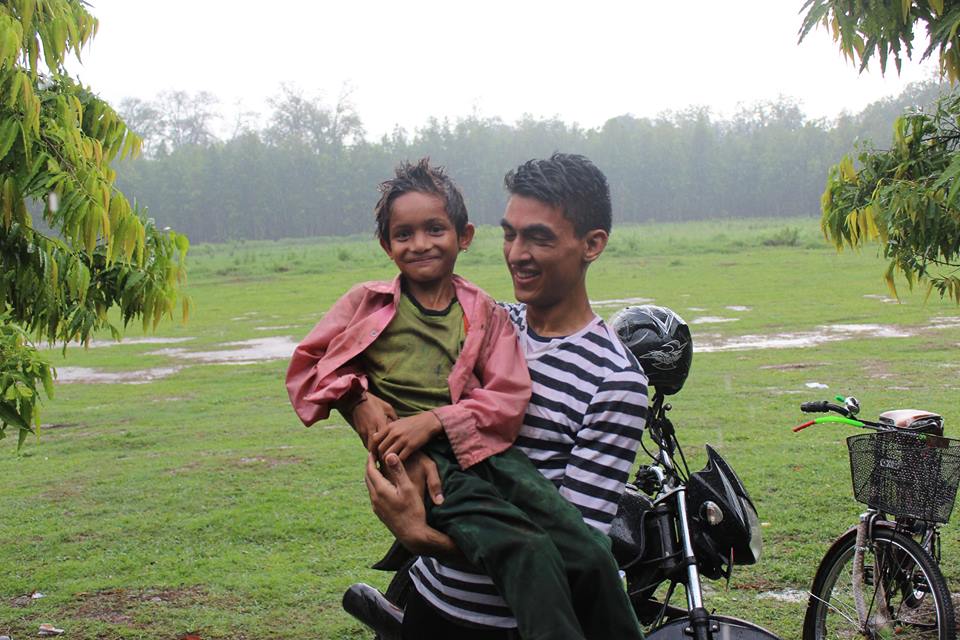 The other American volunteer Arjun, looking out for one of his students. 