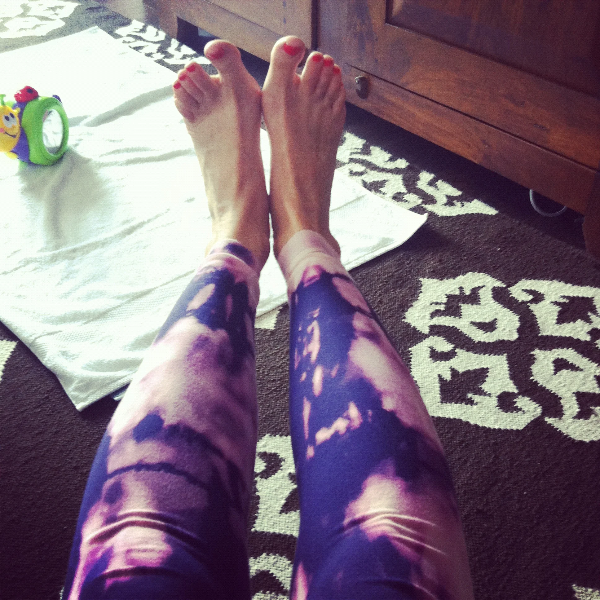 DIY Bleach Dye Yoga Pants