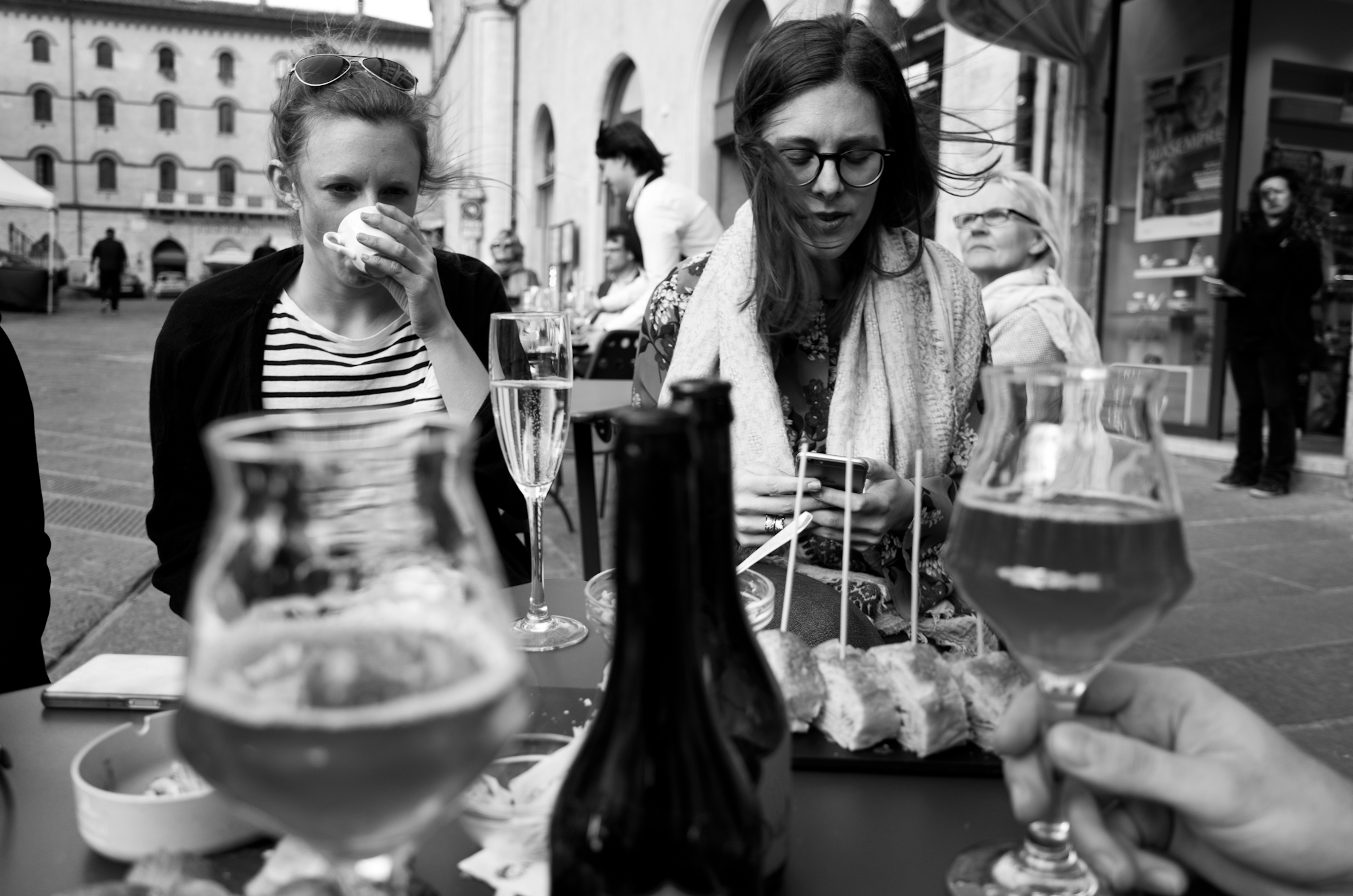 Noch vor dem Einzug in die Villa: ein Aperitivo. Das erste von vielen.