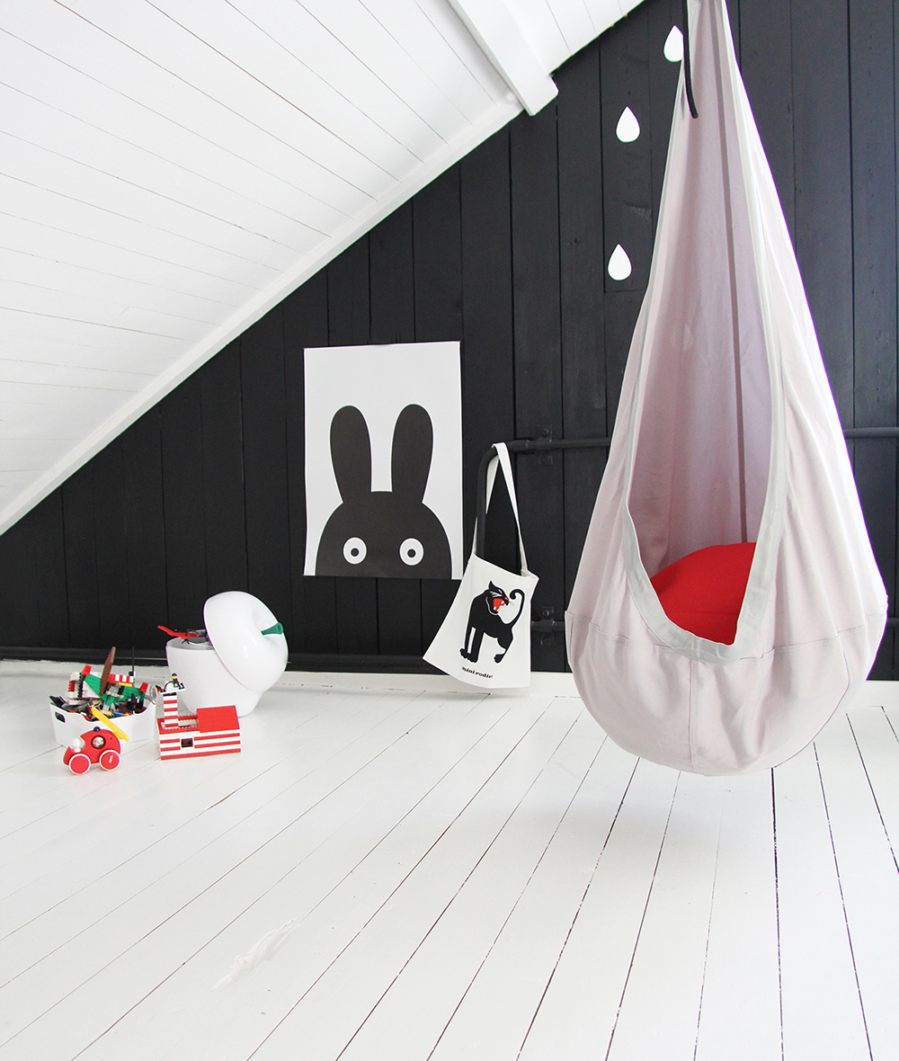 Miniwilla's 'Hello' poster is available from This Modern Life. 
