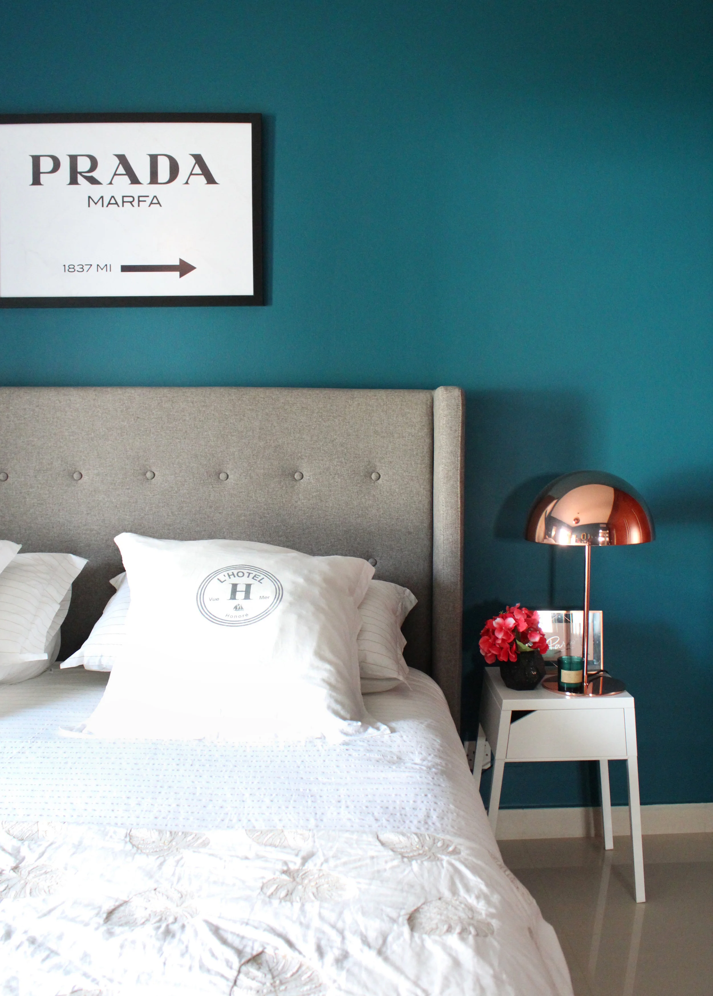 how i transformed my bedroom with... paint!