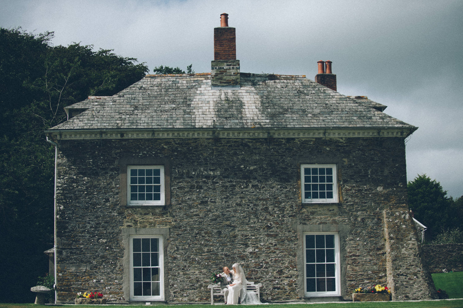 tredudwell-manor-wedding-photography-023.jpg