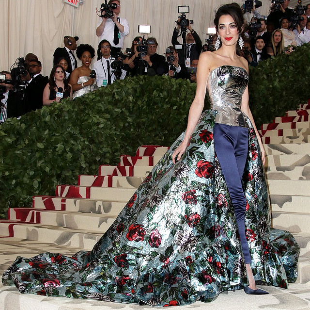 Amal Clooney Roses.png