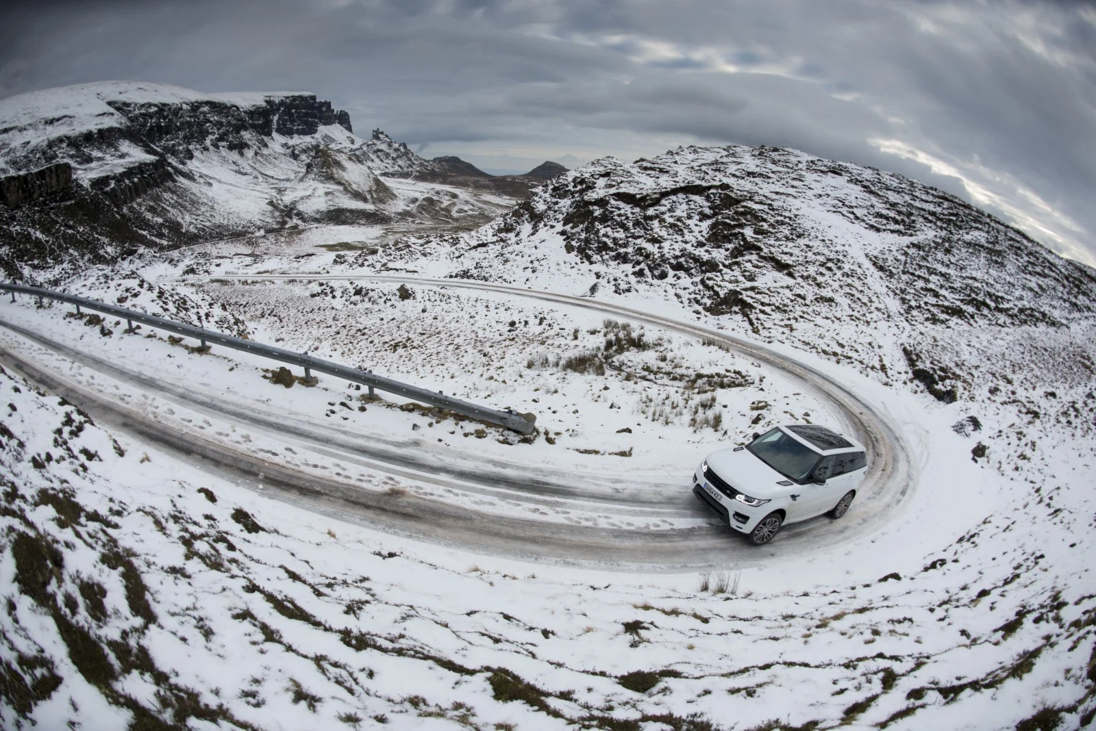 Range Rover on Snowy Skye / Land Rover Owner
