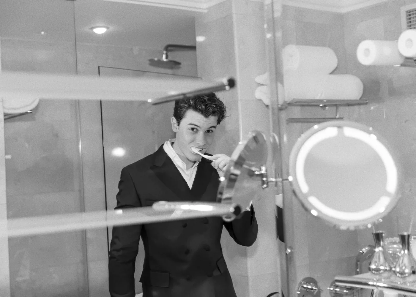 SHAWN MENDES W magazine