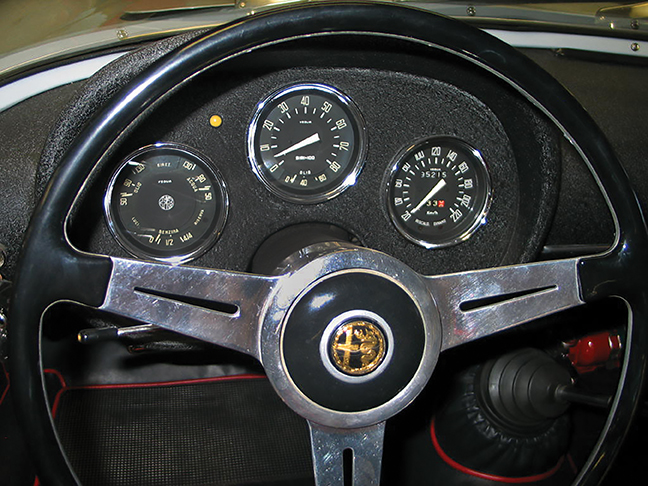 61-Alpha-Romeo-instruments.jpg