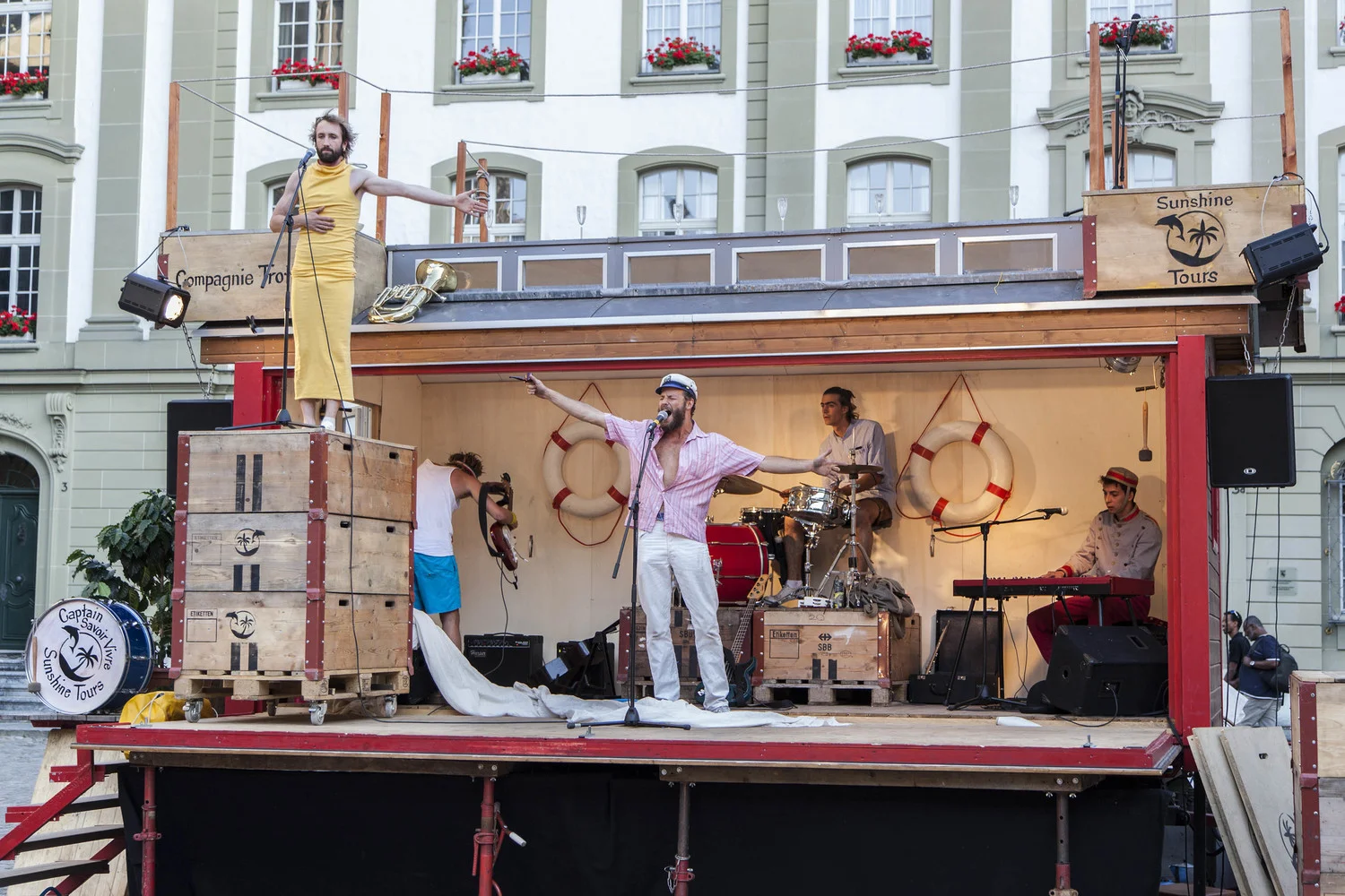 compagnie-trottvoir-2015-sofort-savoire-vivre_show_01.jpg