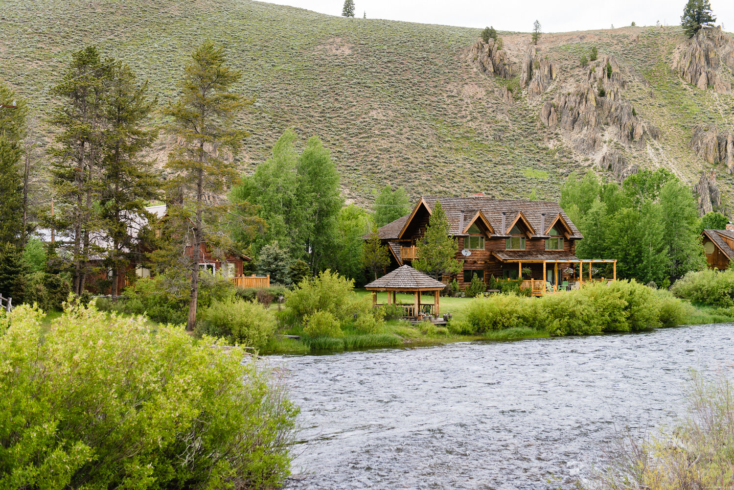 Lodge_Salmon_River_Stanley_Vacation_Rental-002.jpg