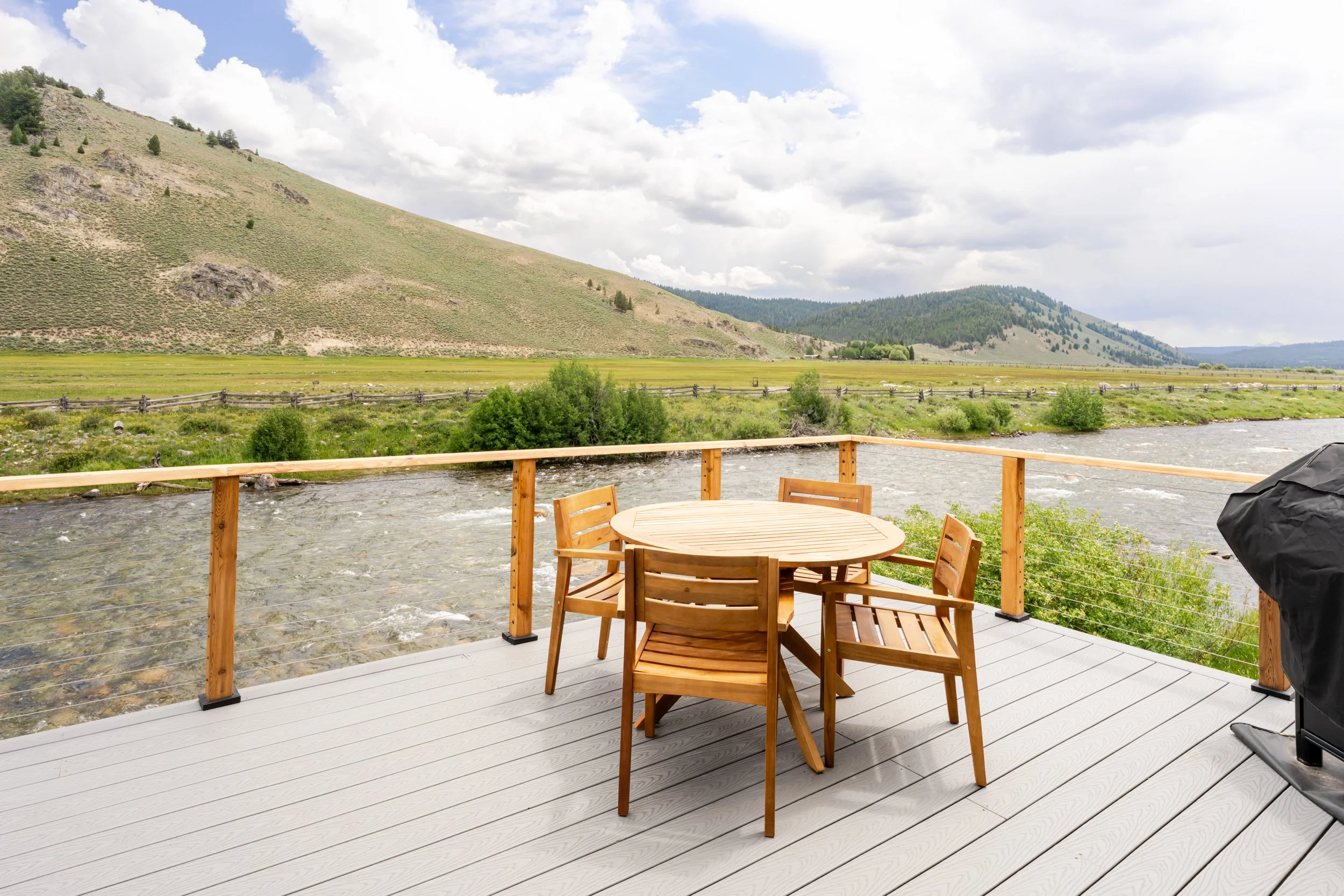 Salmon-River-Suite-Stanley-Idaho-0034.jpg
