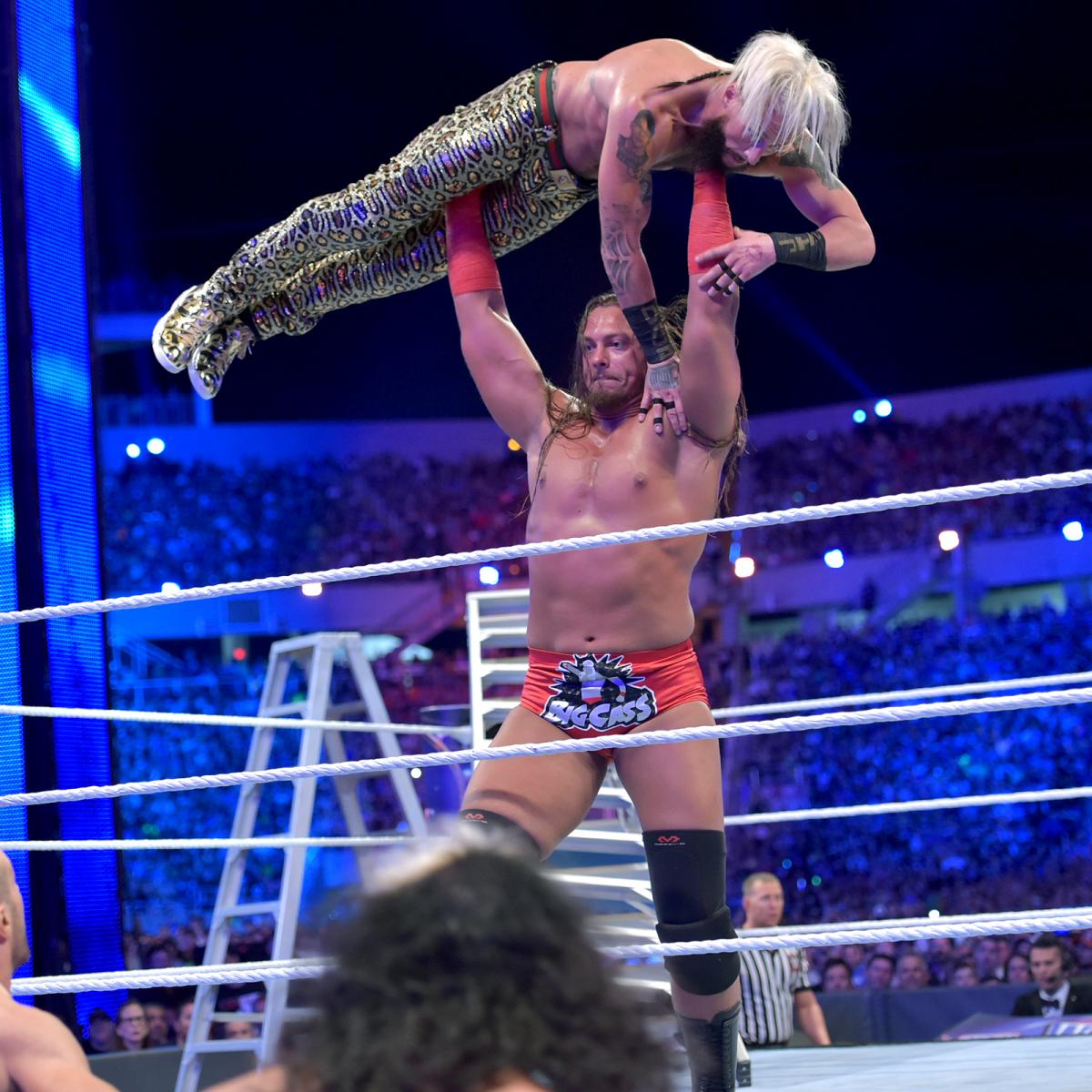 WWE-Kicks-Wrestlemania-33-Enzo-Amore-1.jpg