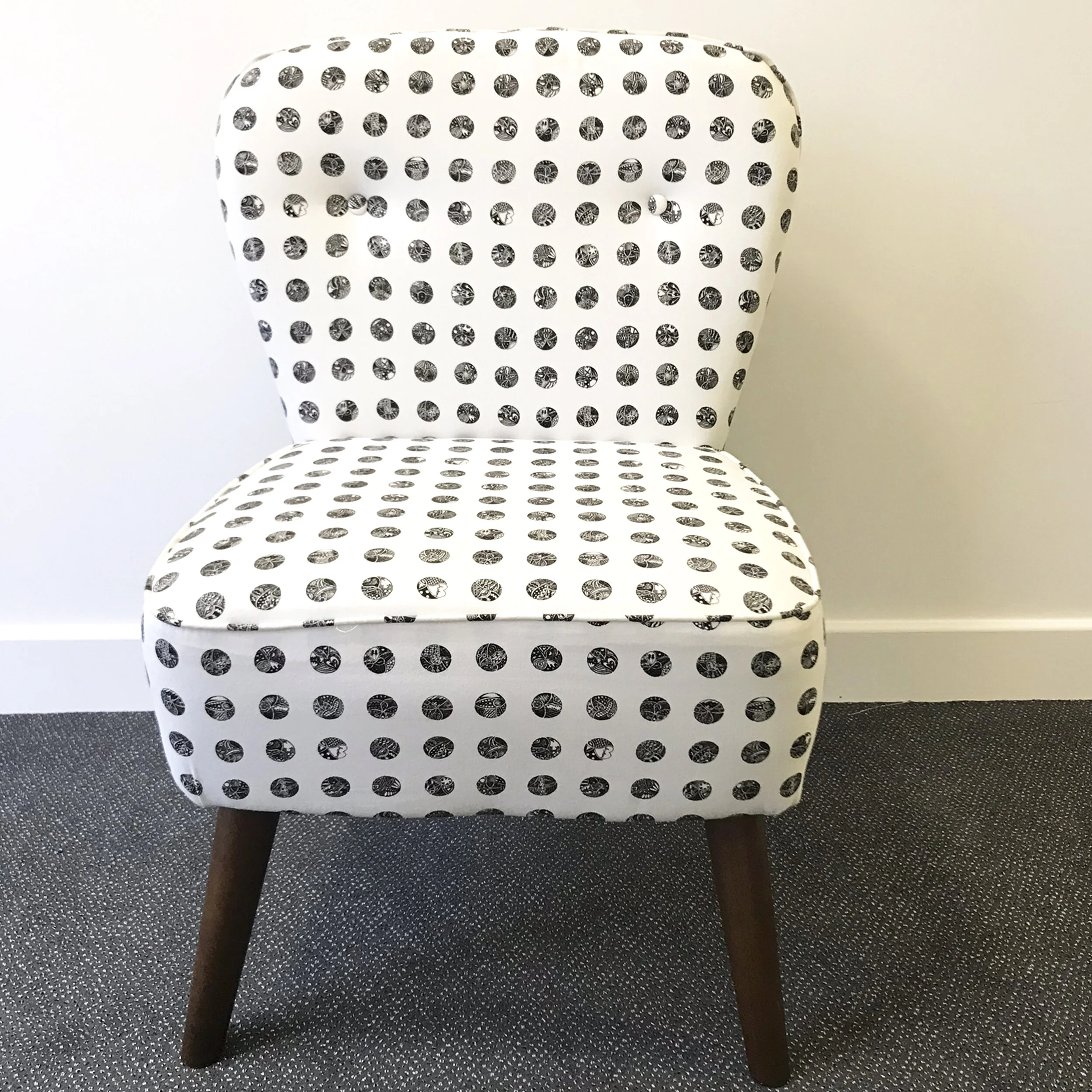 Dots cocktail chair