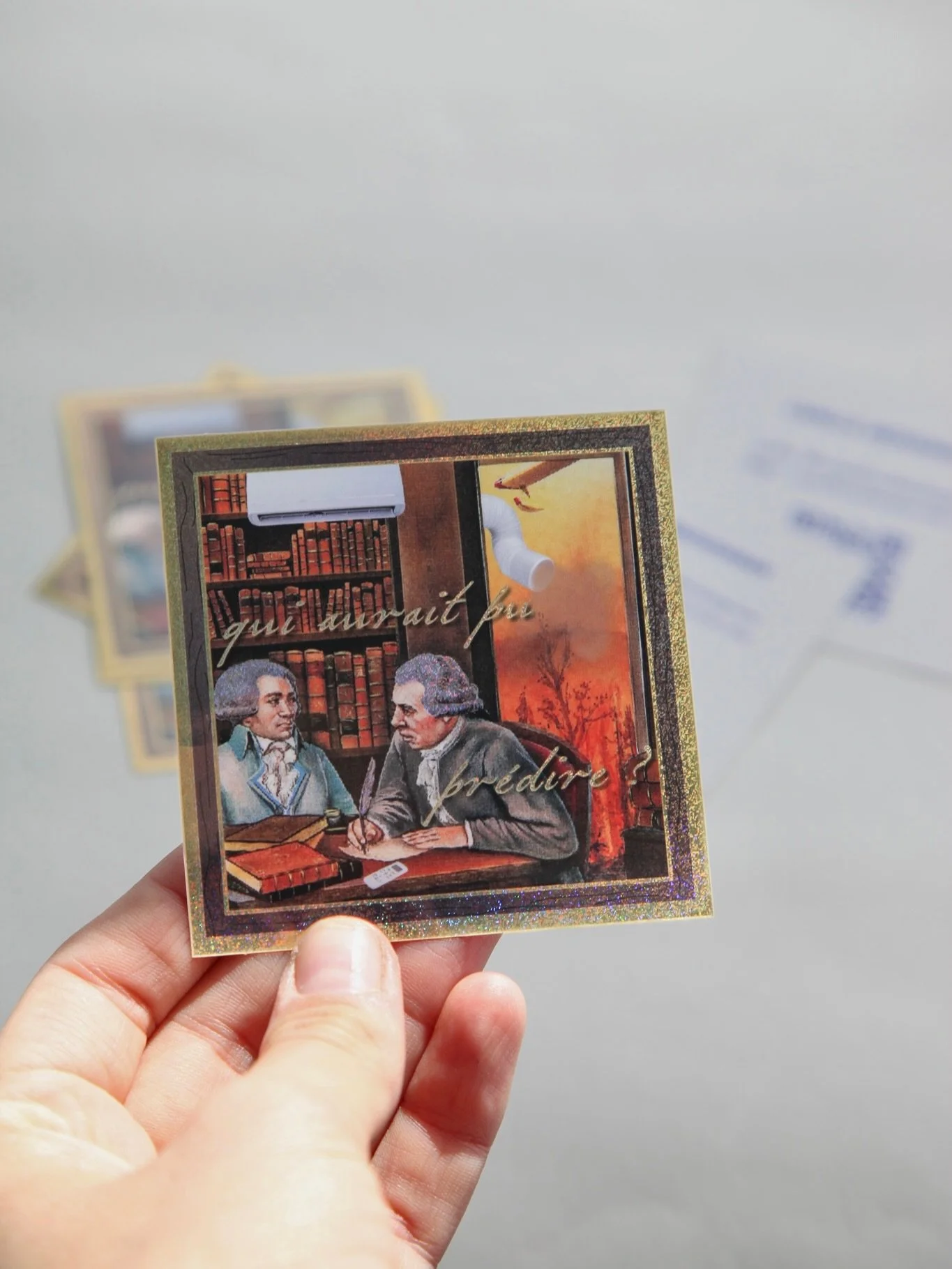 🚨Alerte nouveau merch !

Avec cette saison de l&rsquo;enfer (litt&eacute;ralement) qui se termine, et la saison sp&eacute;ciale pr&eacute;sidentielle qui commence, j&rsquo;ai cr&eacute;&eacute; un petit souvenir de cet entre deux, pour ne pas oublie