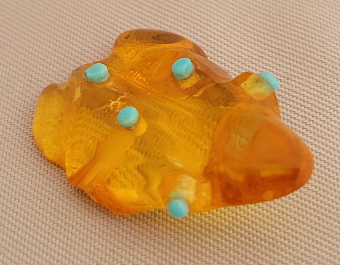 tiny amber frog.jpg