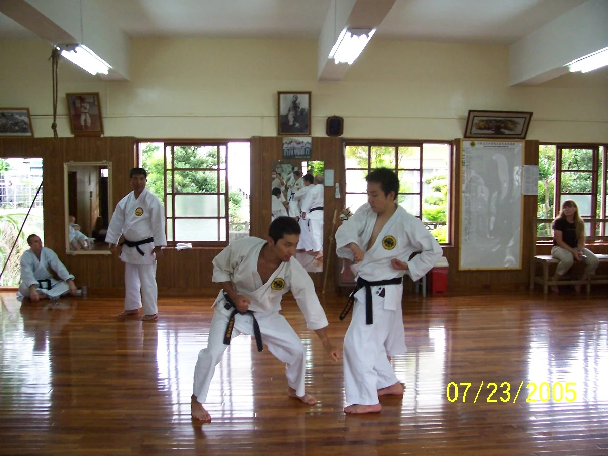 2005 okinawa Zenshun hideaki 03.JPG