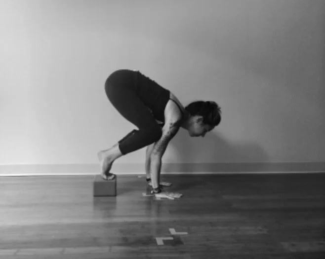 Crow, Feet Supported