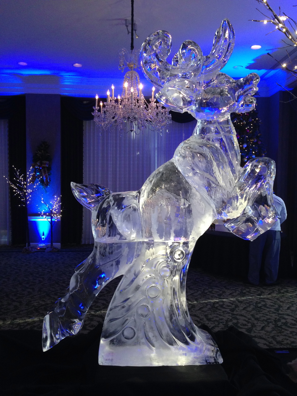 6) Jumping Reindeer Ice Sculpture