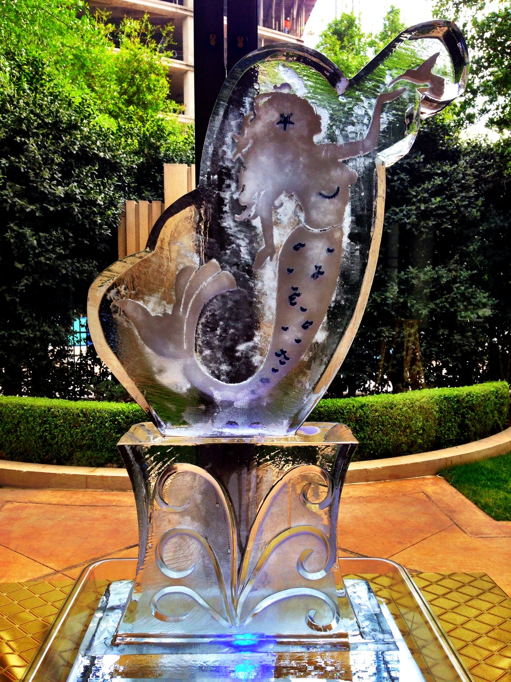 10) Mermaid Humminbird Ice Sculpture