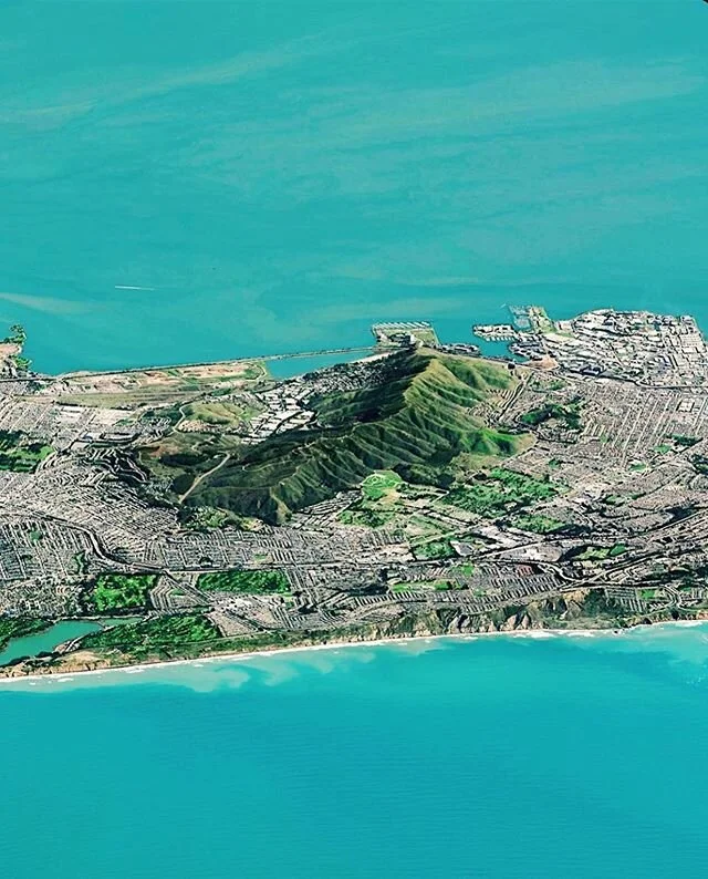 Looks almost like a tropical island, with that lush mountain ridge along Hwy 101
Photo from @dailyoverview by @maxartechnologies .
.
 #bayarea #sanfrancisco #sfbayarea #sanbruno #brisbane #dailycity #southsanfrancisco #bayareaphotography #onlyinsf #s