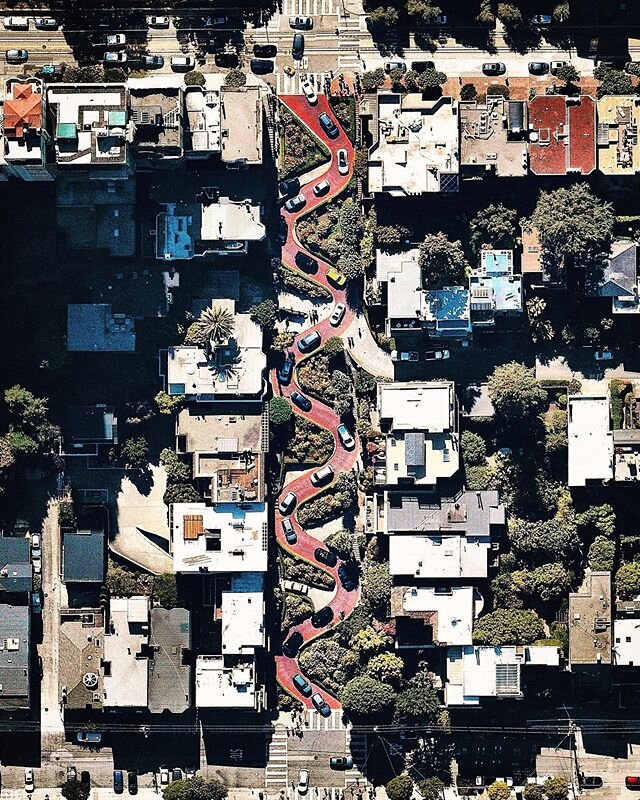 A view of #LombardStreet, one of the most popular streets in #SanFrancisco. Tag a friend who should visit SF once traveling gets back to normal. .
Photo by @dailyoverview, source imagery @nearmap
