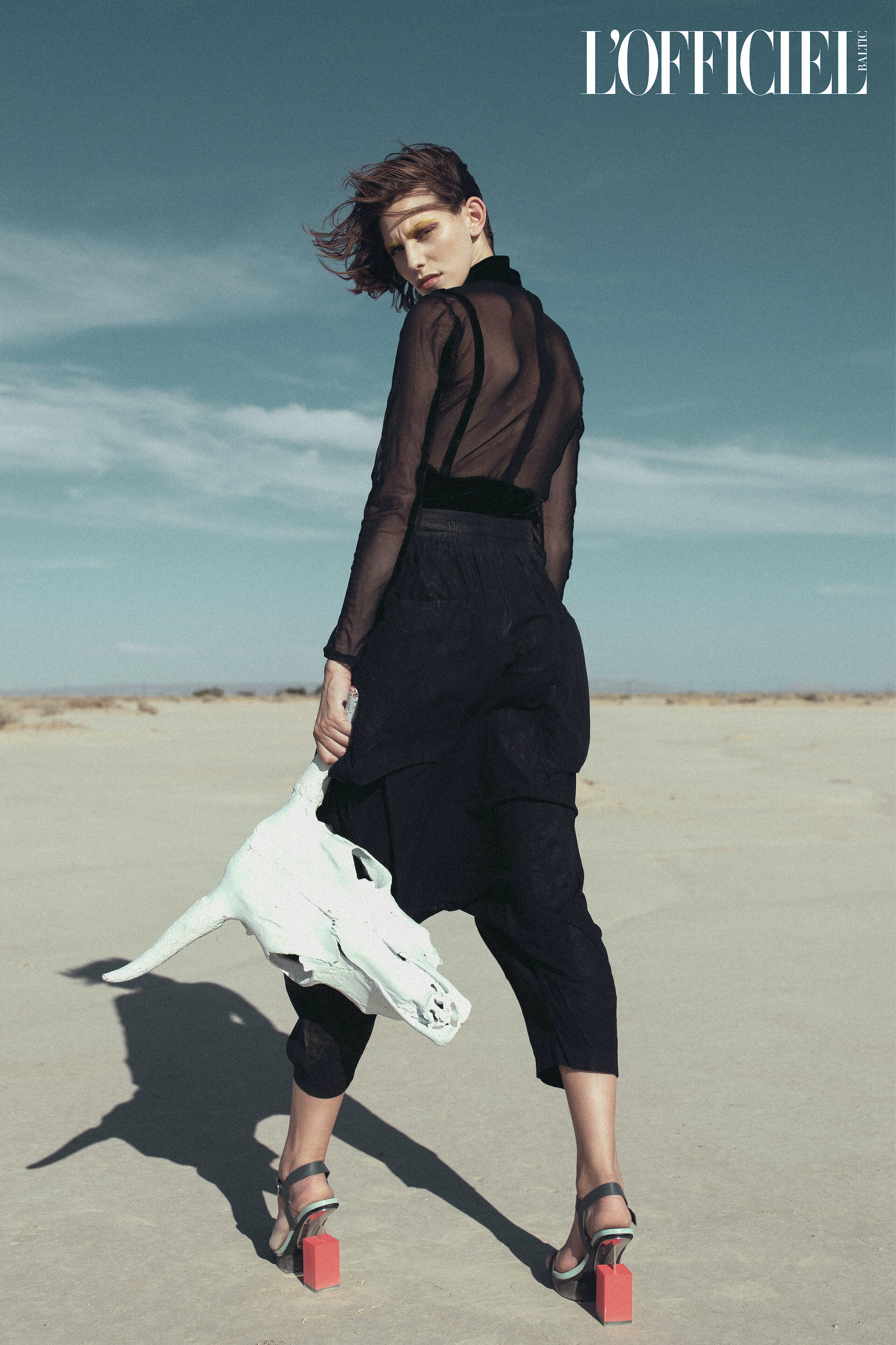 Distorted Reality by Photographer Dali Ma on L'Officiel 13.jpeg
