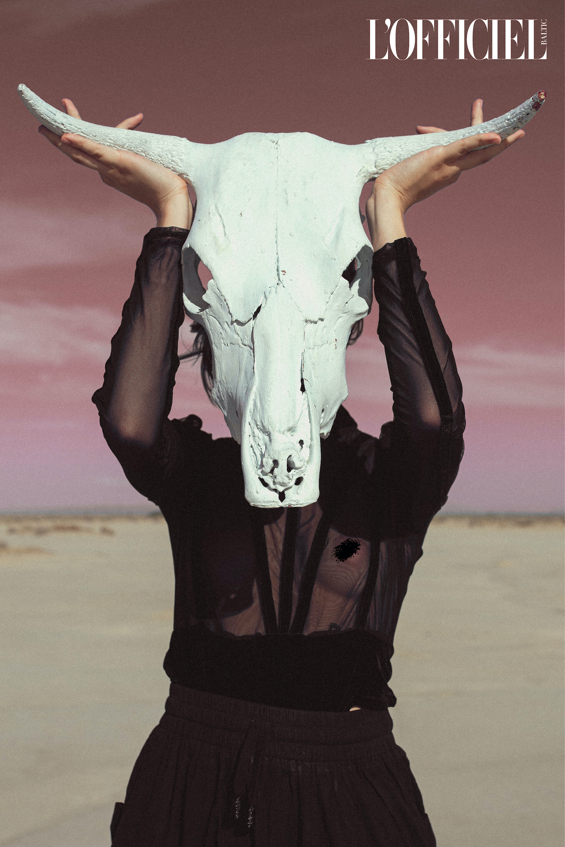 Distorted Reality by Photographer Dali Ma on L'Officiel 14.jpeg