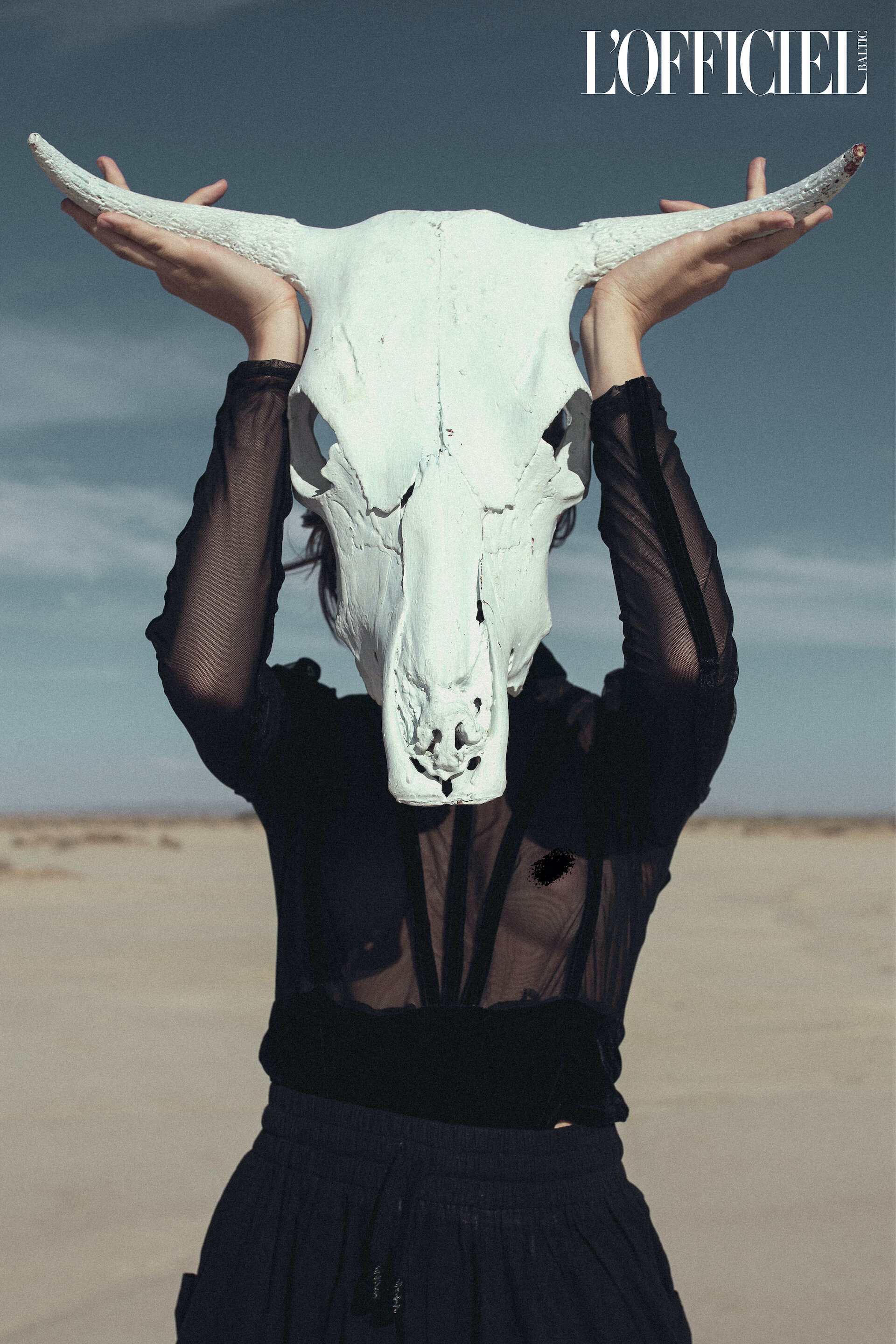 Distorted Reality by Photographer Dali Ma on L'Officiel 15.jpeg