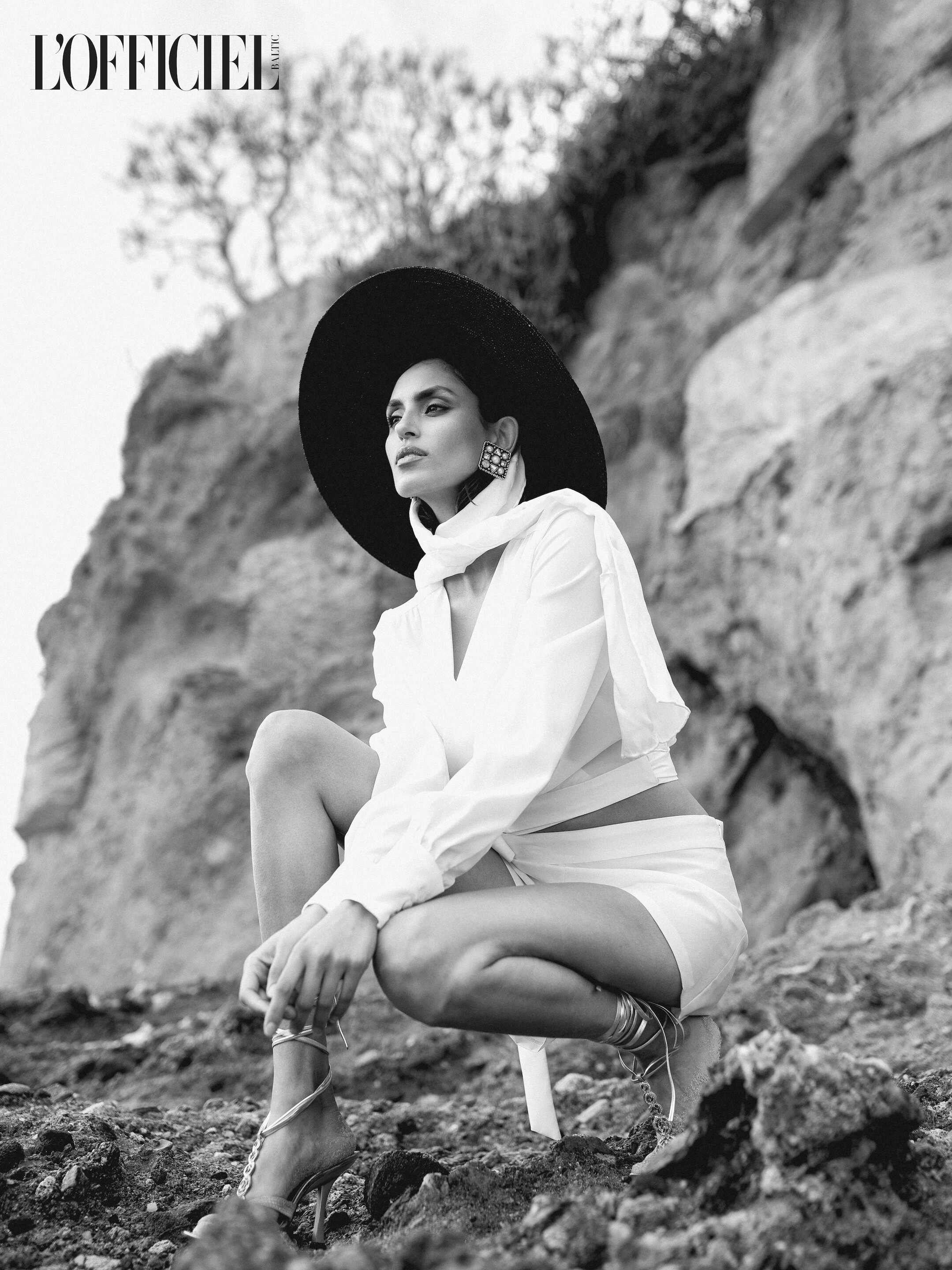 Aqua by Dali Ma on L'Officiel Baltics 9.jpeg