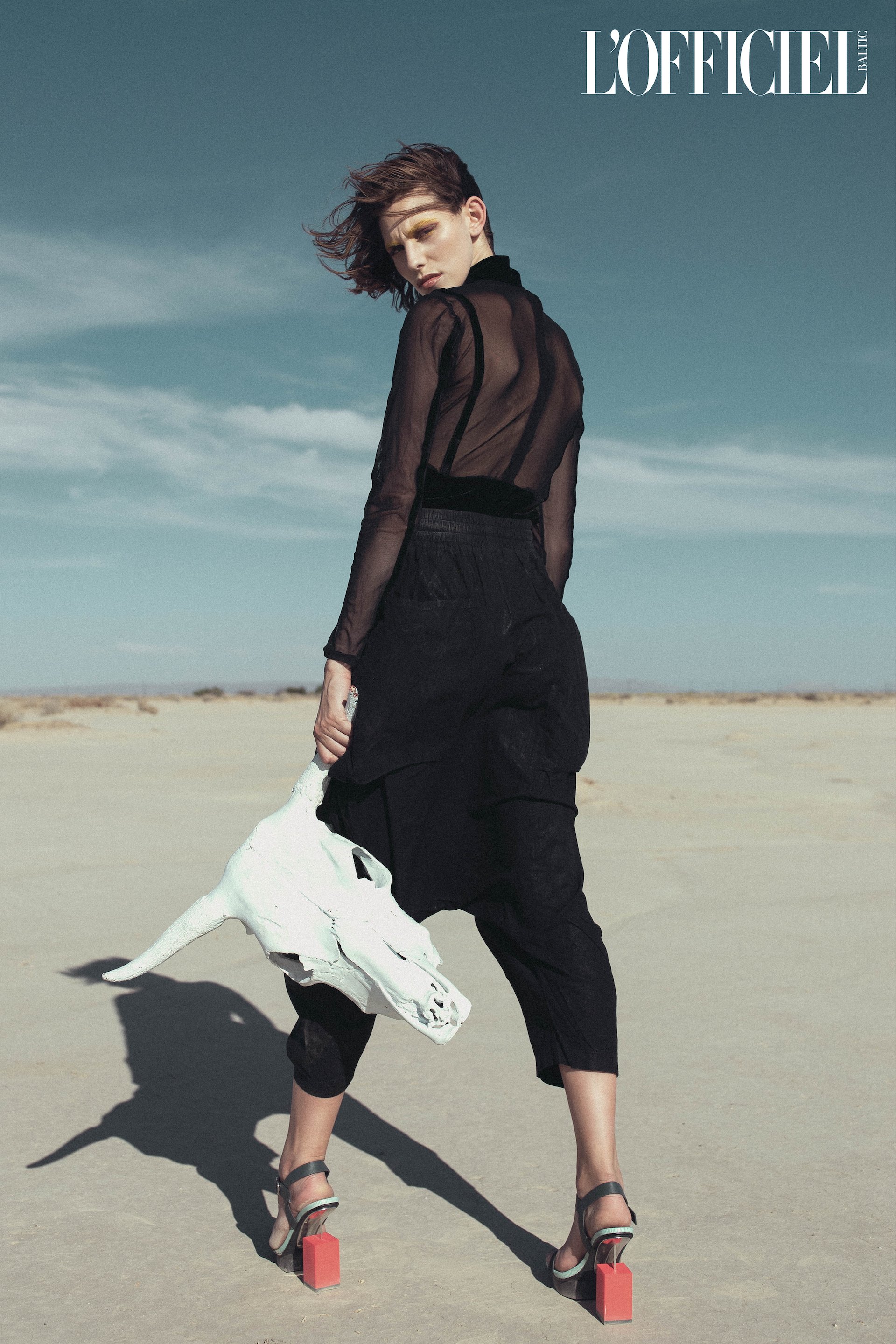 Distorted Reality by Photographer Dali Ma on L'Officiel 13.jpeg