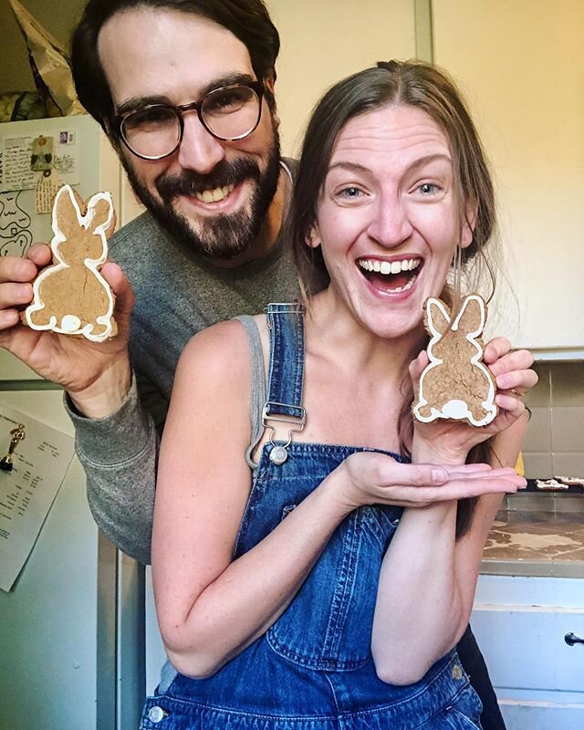 Should I make this a foodie account now yes or no?? 🐰🍪 Got the recipe from @theroyalfamily so YOUR MAJ: IF YOU WOULD LIKE SOME OF YOUR FAVE COOKIES WILL SEND ASAP. 👑 In other news, there&rsquo;s a new post on the blog today. Link in bio, also lmk 