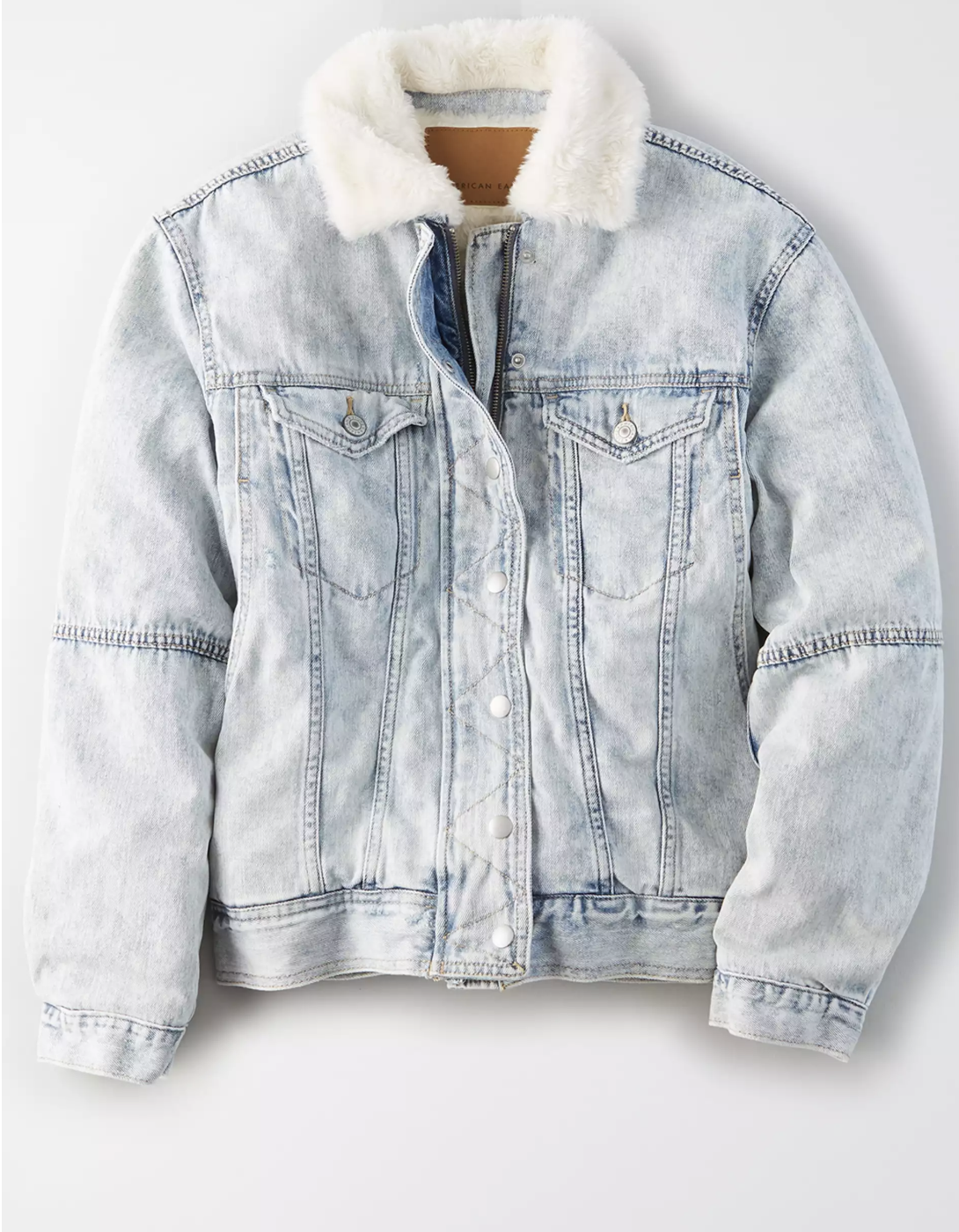  Denim Trucker Jacket © American Eagle 