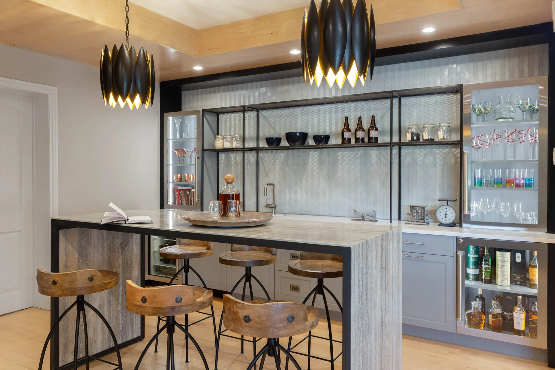 kitchen-bar-2.jpg
