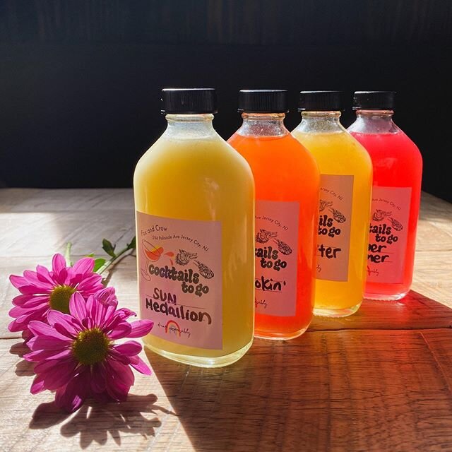 Fresh pressed cocktails to go!!🥥🍋🌺Order online and pickup a couple of these bad boys tonight!
{link in bio}
&bull;
&bull;
&bull;
#jerseycity #jcheights #jerseycityheights #togococktails #cocktails #freshpressed #juice