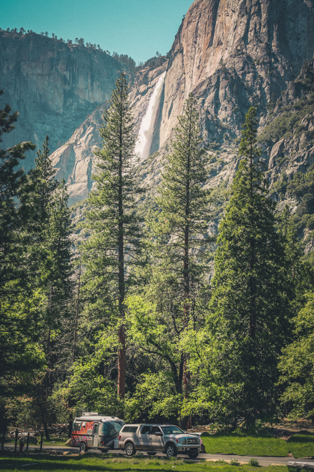  We drove south through the sprawling Sierra plains toward Yosemite National Park. Up, up, up winding along the 120 to the Big Oak Flat entrance. There was one ten minute steep climb up the side of a cliffs edge that got out hearts pumping and pushed