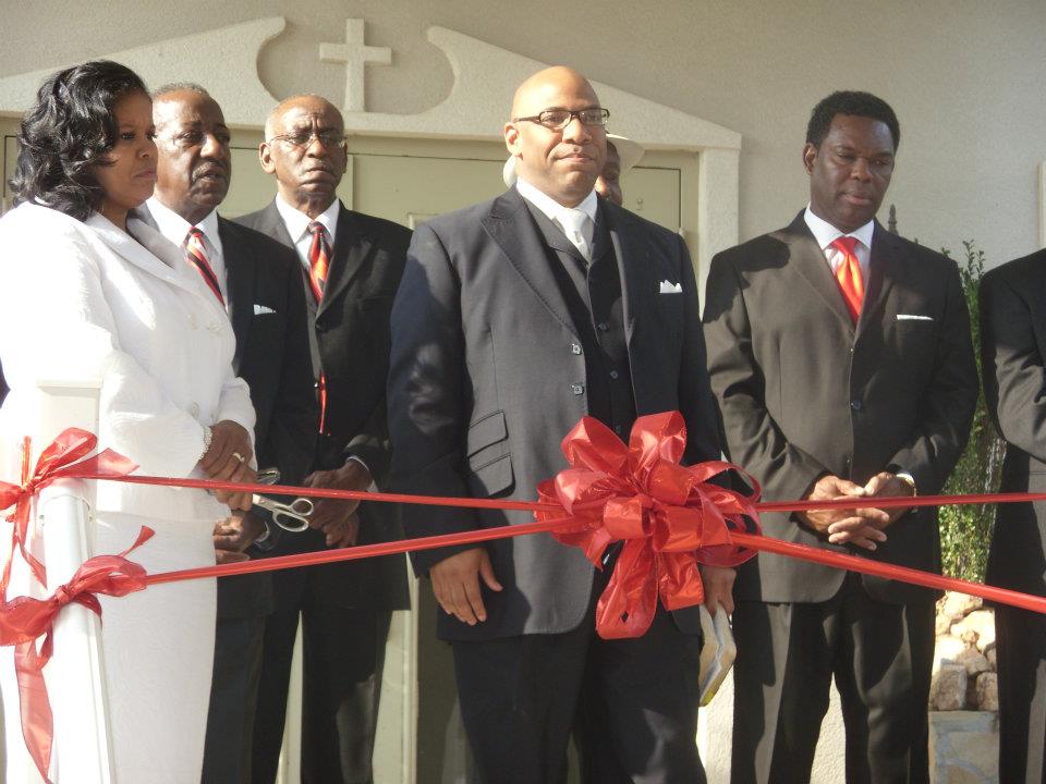 ribbon cutting.jpg