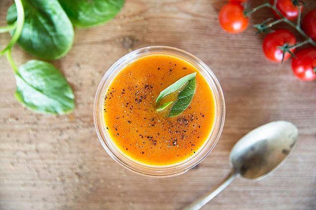 This week's menu (also available for catering orders):
- SOUPS -
Tomato Basil (v)(d)(n)
Cajun Chicken
Minced Pork & Tofu
Brazilian Fish Stew
- SALADS -
Wild Rice w/ pomegranate and pistachios (n)
Chargrilled Broccoli w/ garlic & chili (s)
Roasted Aubergine w/ tahini & oregano (d)
Moroccan Carrots
Roasted Pumpkin w/ burnt aubergine & pom molasses (d)(n)
*Don't forget our weekly specials and pizzas
*We deliver within a walking distance in WCH from 12pm-3pm, just give us a call at 3462 3951.(min. order applied)
#three3rds #wongchukhang #southsidehk #hk #hongkong #香港 #黃竹坑 #香港仔 #hkig #홍콩 #aberdeenhk #lunch #teamlunch #foodstagram #topcitybites #hkfoodie #foodie #hkfood #foodgram #foodlover #photooftheday #fresh #sandwiches #yummy